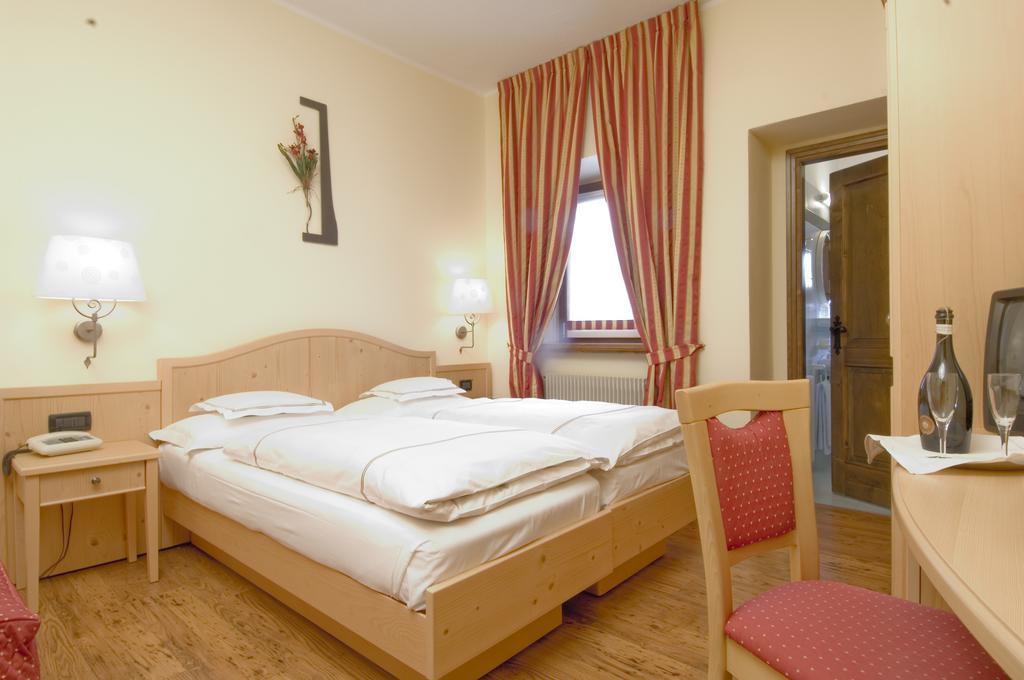 Hotel Del Bosco ลีวินโญ ภายนอก รูปภาพ